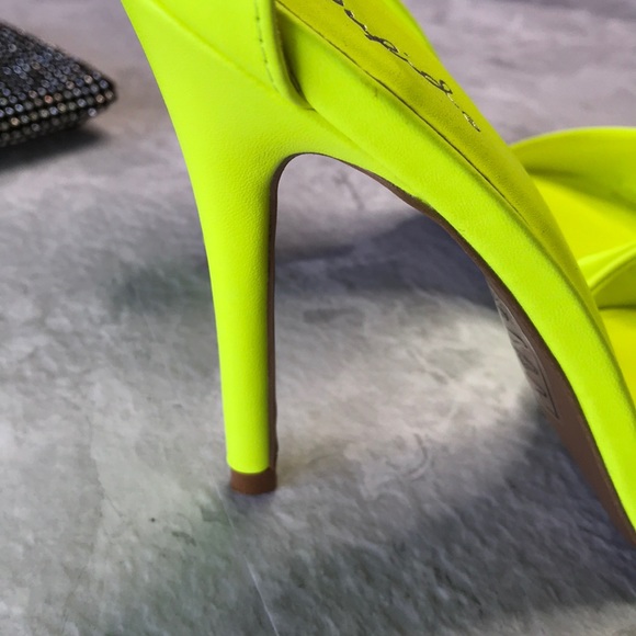 Neon Color Heel - Picture 3 of 3